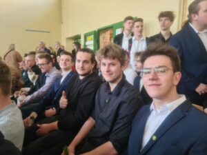 pozegnanie maturzystow23 (11)