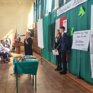 pozegnanie maturzystow23 (17)