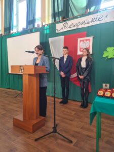 pozegnanie maturzystow23 (2)