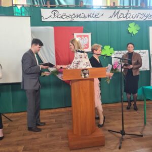 pozegnanie maturzystow23 (21)