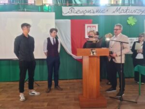 pozegnanie maturzystow23 (33)