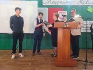 pozegnanie maturzystow23 (34)