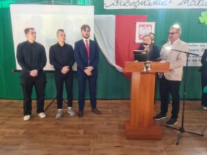 pozegnanie maturzystow23 (35)