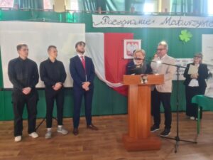 pozegnanie maturzystow23 (36)