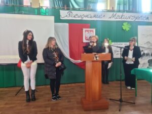 pozegnanie maturzystow23 (37)