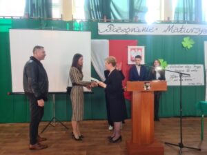 pozegnanie maturzystow23 (41)