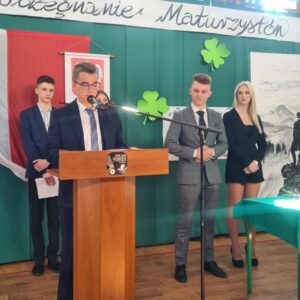 pozegnanie maturzystow23 (44)