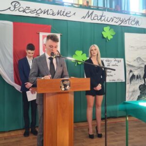 pozegnanie maturzystow23 (45)