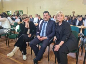 pozegnanie maturzystow23 (6)