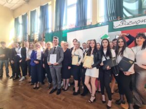 pozegnanie maturzystow23 (62)