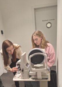 w salonie optycznym (11)