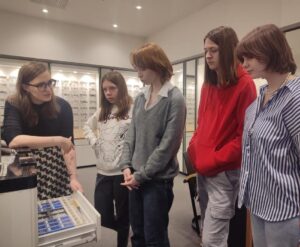 w salonie optycznym (15)