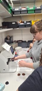 w salonie optycznym (18)