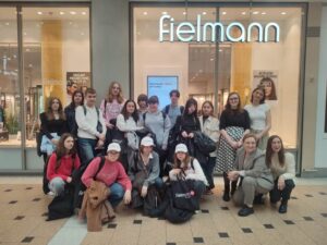 w salonie optycznym (6)