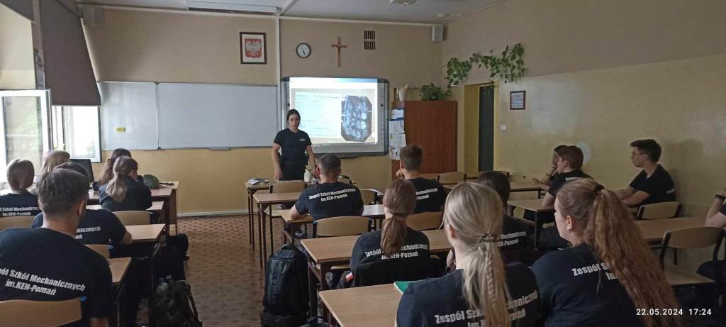 Lekcja z technikiem kryminalistyki (2)