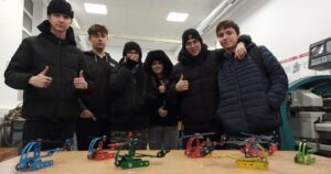 Mechanik precyzyjny na zajęciach (1)