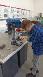 Mechanik precyzyjny na zajęciach (2)