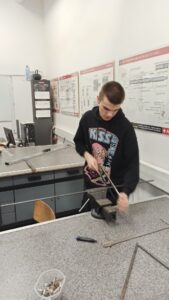 Projekt choinki z metalu (10)