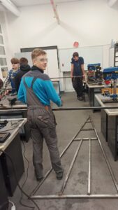 Projekt choinki z metalu (6)