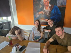 praca uczniów w grupach (4)