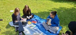 Czytanie na polanie (7)