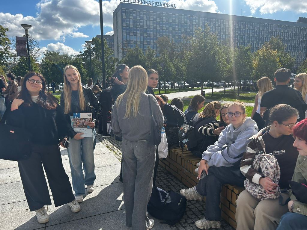 Salon Maturzystów (8)