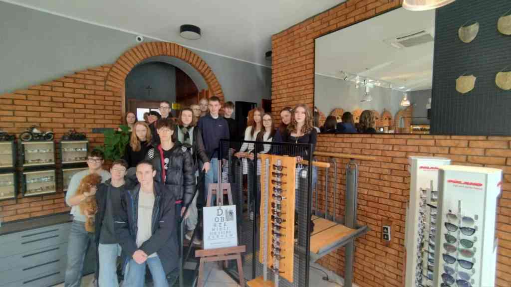 3T2 w salonie optycznym (1)