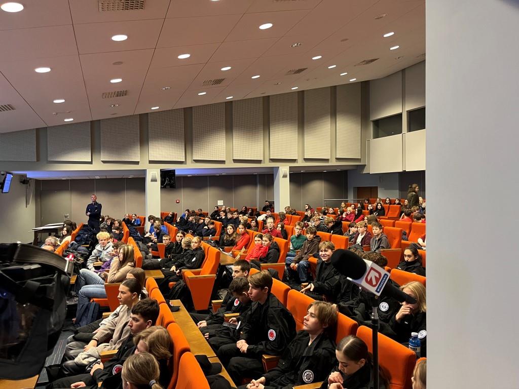 Młodzi przeciw przemocy (1)