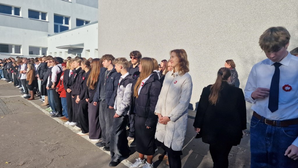 Szkoła do hymnu (2)