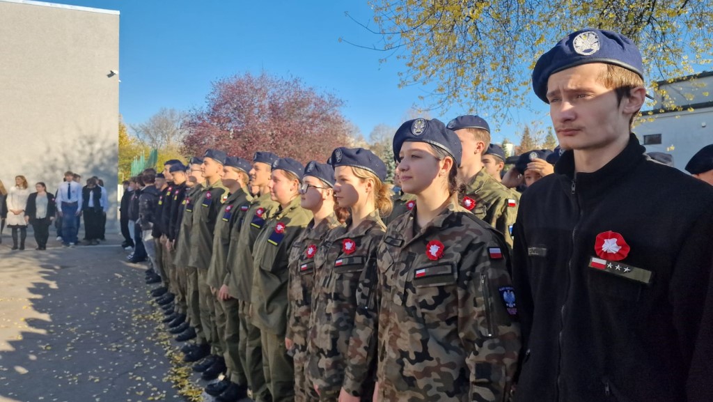 Szkoła do hymnu (7)