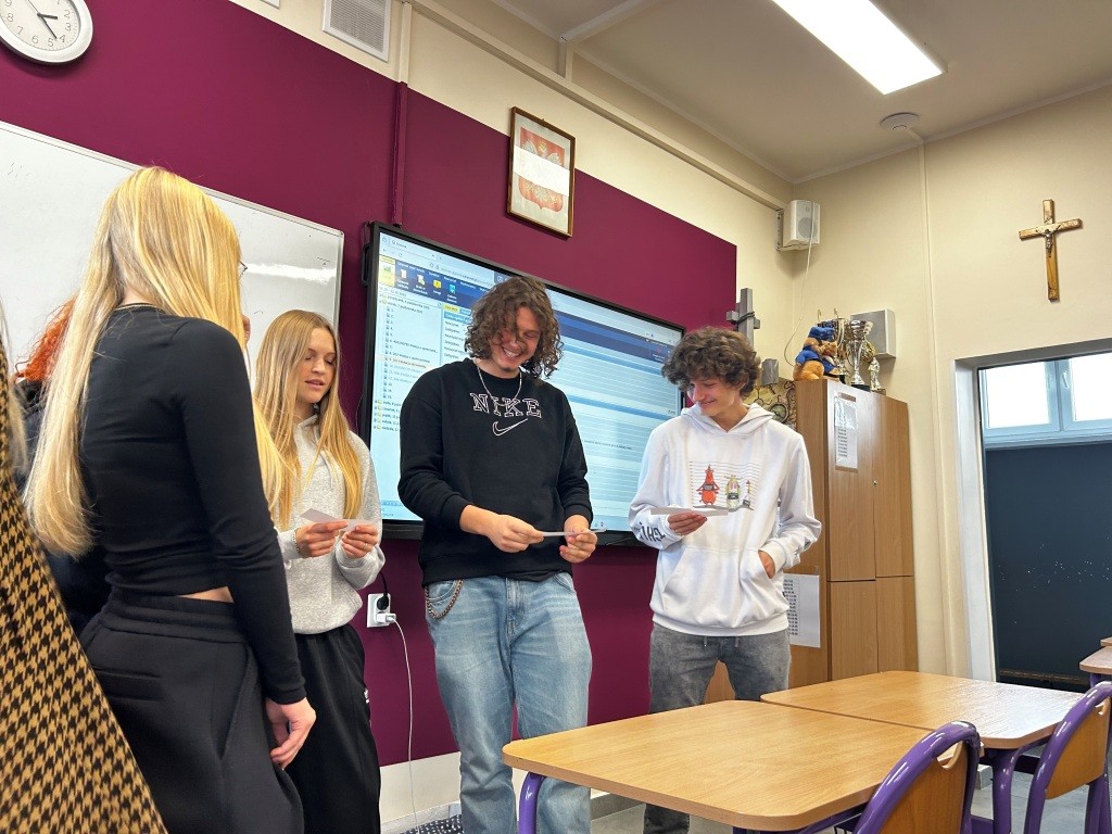 projekt klasy 2O2 (14)